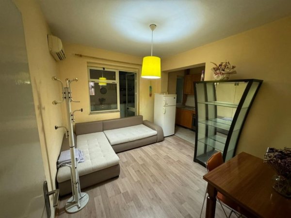 Tirane, jepet me qera apartament 2+1+Ballkon Kati 5, 80 m² 500 € (Ish Ekspozites)