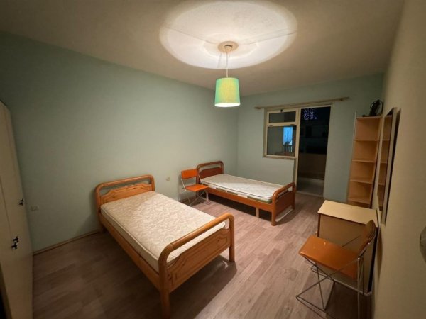 Tirane, jepet me qera apartament 2+1+Ballkon Kati 5, 80 m² 500 € (Ish Ekspozites)