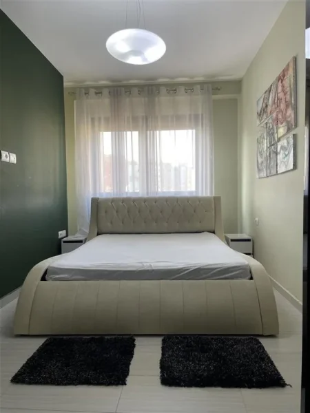 Tirane, jepet me qera apartament 1+1+Ballkon Kati 4, 58 m² 600 € (rruga Sulejman Delvina)