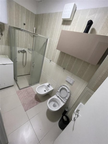 Tirane, jepet me qera apartament 1+1+Ballkon Kati 4, 58 m² 600 € (rruga Sulejman Delvina)