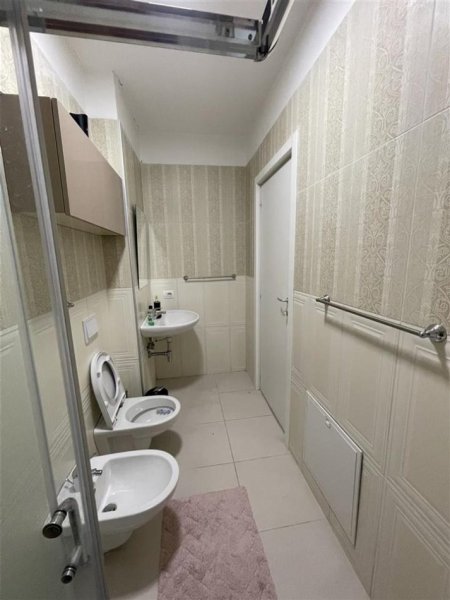 Tirane, jepet me qera apartament 1+1+Ballkon Kati 4, 58 m² 600 € (rruga Sulejman Delvina)