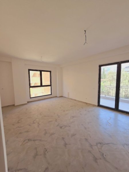 Tirane, shitet apartament 2+1 , 112 m² (Pazari i Ri)
