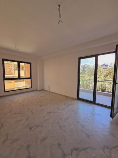 Tirane, shitet apartament 2+1 , 112 m² (Pazari i Ri)