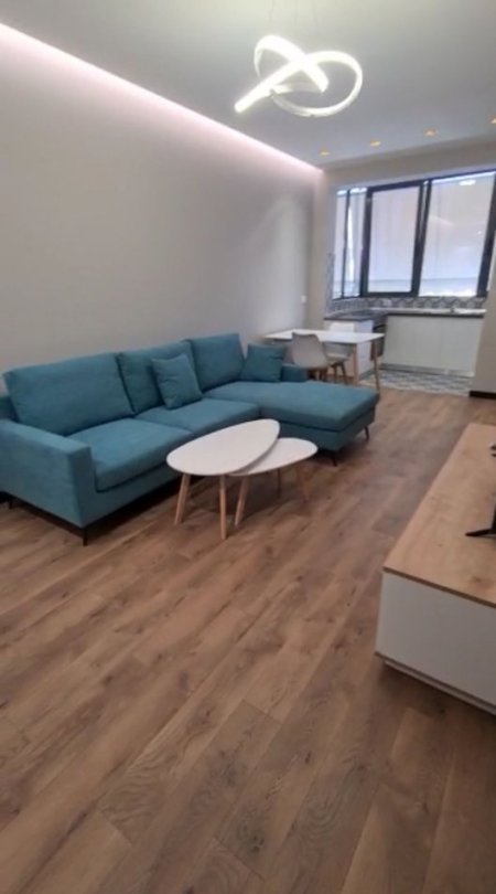 Tirane, jepet me qera apartament 1+1+Ballkon Kati 2, 65 m² 460 € (21 dhjetori , rruga ndre mjeda , Kompleksi Alba)
