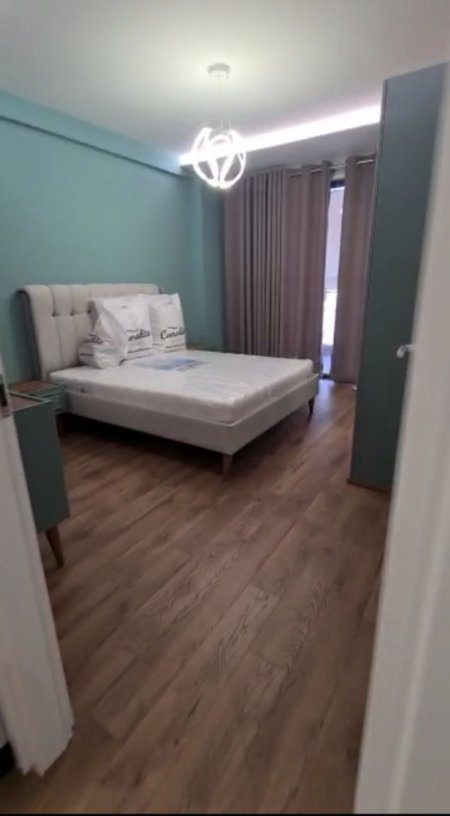 Tirane, jepet me qera apartament 1+1+Ballkon Kati 2, 65 m² 460 € (21 dhjetori , rruga ndre mjeda , Kompleksi Alba)