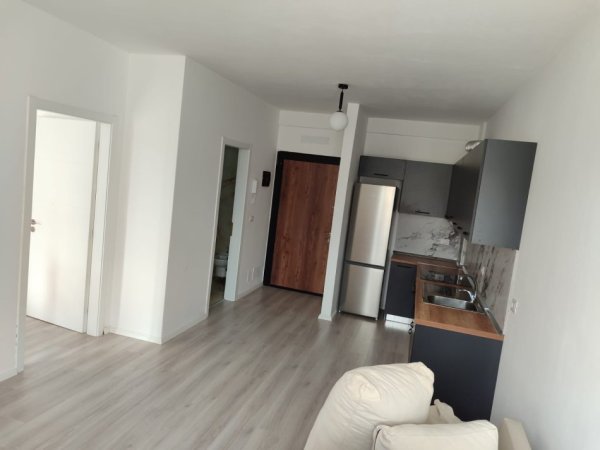 Tirane, jepet me qera apartament 1+1 Kati 3, 65 m² 350 € (rruga Nexhi Komoni)