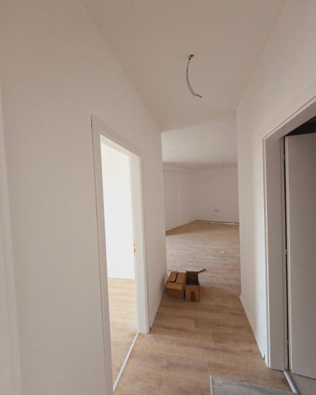 Tirane, shitet apartament 2+1 , 117 m² (Pazari i Ri)