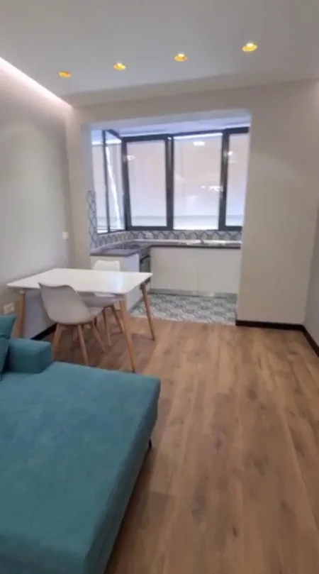 Tirane, jepet me qera apartament 1+1+Ballkon Kati 3, 65 m² 460 € (rruga Ndre Mjeda)