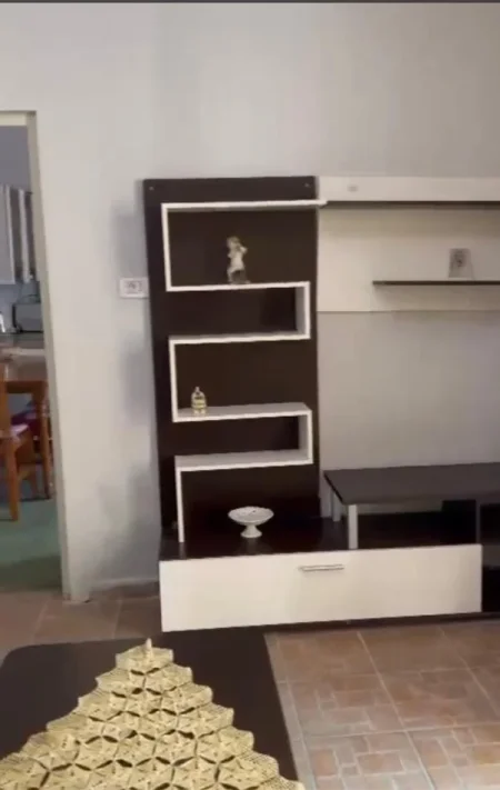 Tirane, jepet me qera apartament 2+1 Kati 0, 105 m² 350 € (Selvia)