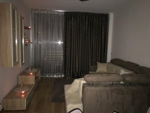 Durres, jepet me qera apartament 1+1+Ballkon Kati 3, 650