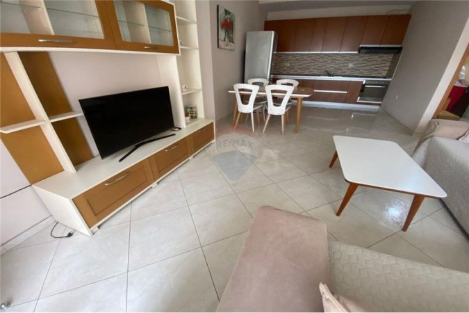 Tirane, jepet me qera apartament 2+1+Ballkon Kati 3, 90 m² 550 € (Rruga e Kavajes)
