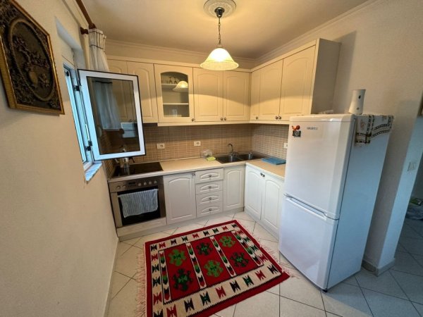 Tirane, shitet apartament 1+1 Kati 3, 55 m² 65.000 € (Yzberisht)