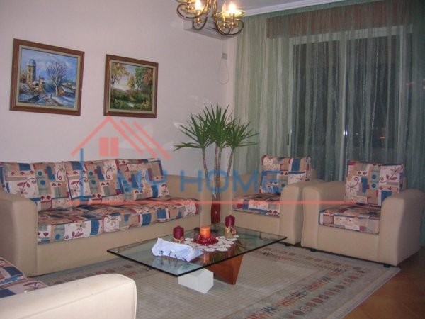 Tirane, jepet me qera apartament 2+1+Ballkon Kati 6, 110 m² 650 € (Myslym Shyri)