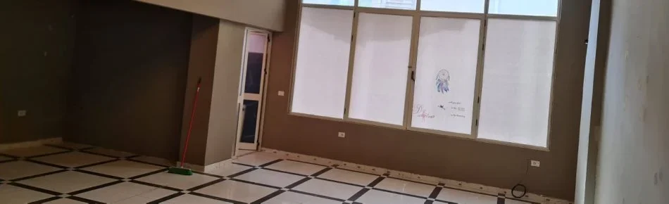 Tirane, jepet me qera ambjent biznesi Kati 2, 90 m² 800 € (Komuna e Parisit)