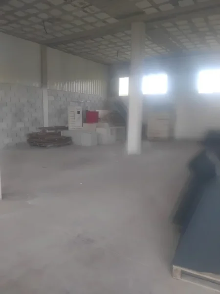 Tirane, jepet me qera magazine Kati 0, 200 m² 550 € (Vore)