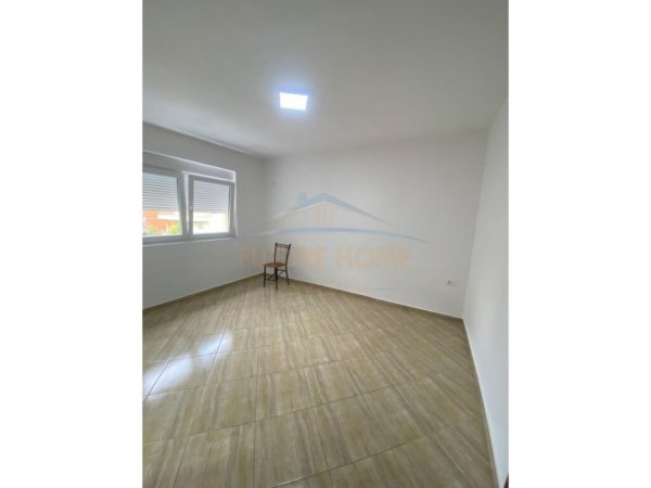 Tirane, jepet me qera apartament 1+1 Kati 3, 50 m² 400 € (QSUT, Prane ASL)