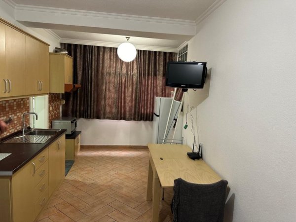 Tirane, Garsoniere me qira  Kati 3, 35 m² (Myslym Shyri)