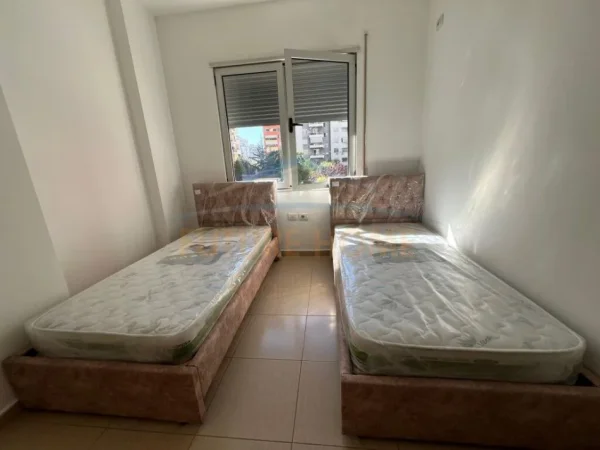 Tirane, qera apartament 2+1 Kati 1, 72 m² (UNAZA E RE)