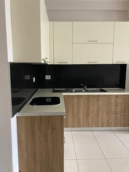Tirane, jepet me qera apartament 2+1 Kati 1, 130 m² 500 € (Astir)