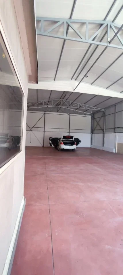 Tirane, jepet me qera magazine Kati 0, 205 m² 1.500 € (City Park, Autostrade Tirane - Durres)