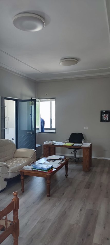 Tirane, jepet me qera magazine Kati 0, 205 m² 1.500 € (City Park, Autostrade Tirane - Durres)