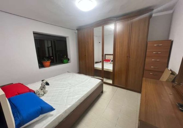 Tirane, jepet me qera apartament 2+1 Kati 3, 75 m² 400 € (Brryli)