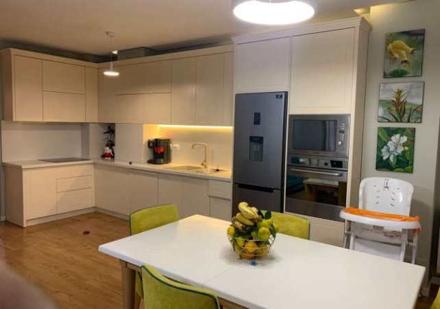 Tirane, jepet me qera apartament 2+1 Kati 5, 113 m² 800 € (21 Dhjetori)