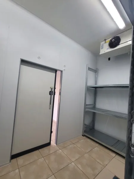 Tirane, jepet me qera dyqan Kati 1, 25 m² 350 € (Dali Ndrreu)