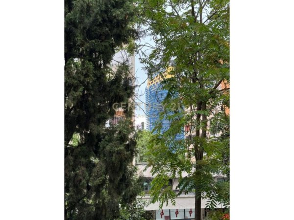 Tirane, jepet me qera ambjent biznesi Kati 3, 1.150 m² 9.990 € (QENDER)