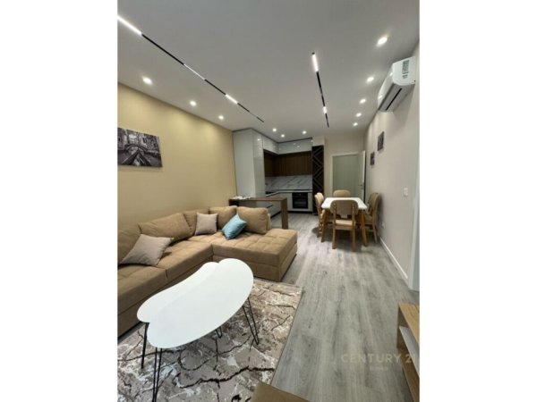 Tirane, jepet me qera apartament 2+1 Kati 3, 88 m² 600 € (KOPSHTI BOTANIK)