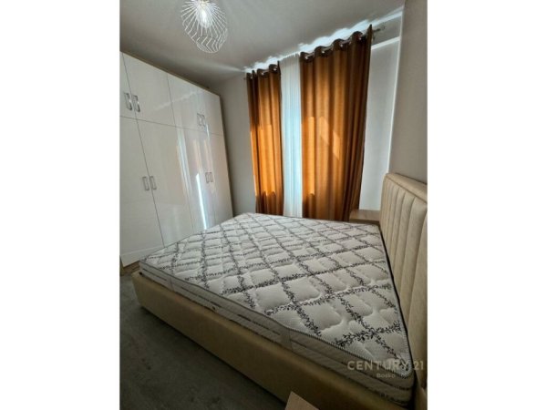 Tirane, jepet me qera apartament 2+1 Kati 3, 88 m² 600 € (KOPSHTI BOTANIK)