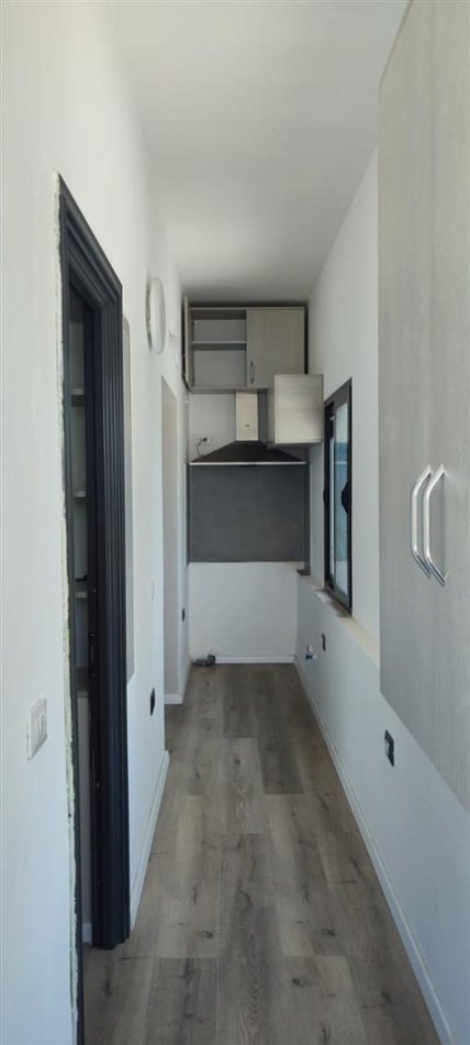 Tirane, jepet me qera ambjent biznesi Kati 0, 207 m² 1.500 € (City Park)