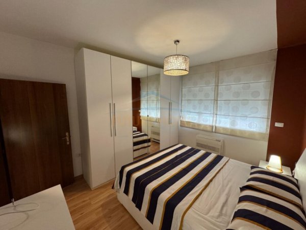 Tirane, jepet me qera apartament 2+1+Ballkon Kati 6, 120 m² 1.500 € (BLLOKU)