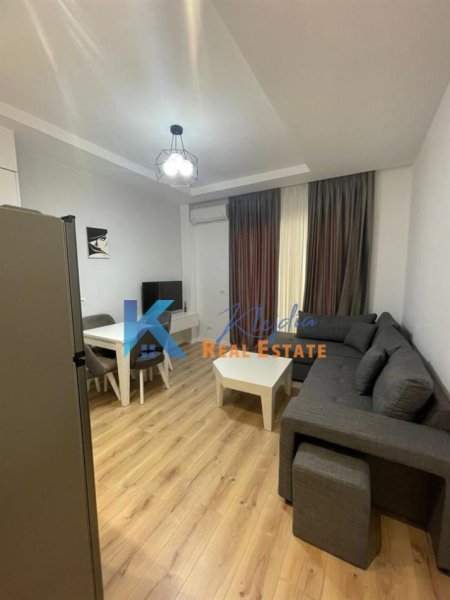 Tirane, jap me qera apartament 1+1+Ballkon Kati 1, 60 m² (Mbi Kristal Center)