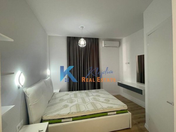 Tirane, jap me qera apartament 1+1+Ballkon Kati 1, 60 m² (Mbi Kristal Center)