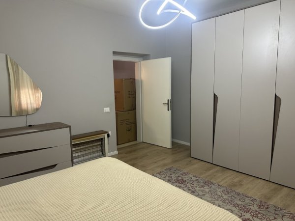 Tirane, jepet me Qira 1+1. Çmim 530 € (Ferit Xhajko)