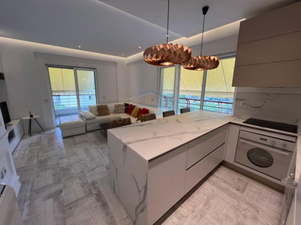 Tirane, shitet apartament 2+1 Kati 1, 109 m² 270.000 € (Liqeni i thate)
