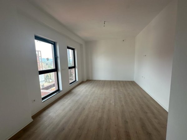 Tirane, jepet me qera apartament 2+1+Ballkon Kati 15, 114 m² 1.200 € (Rruga Kavajes)