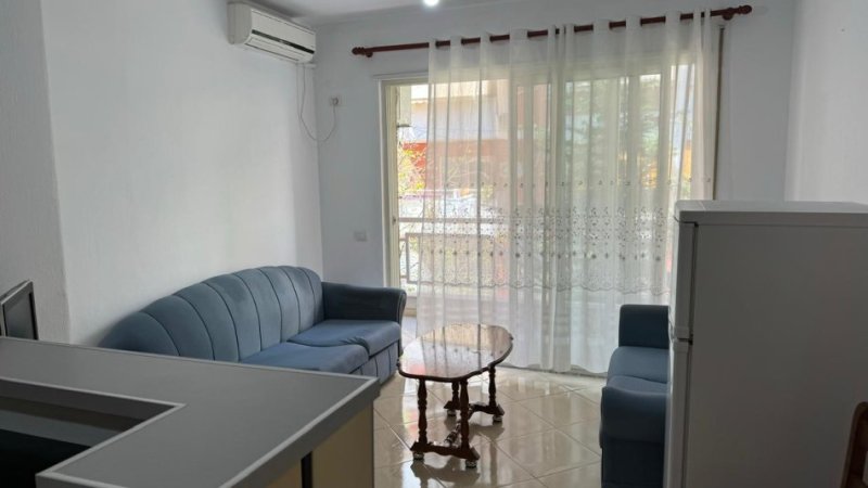 Tirane, jepet me qera apartament 1+1 Kati 2, 70 m² 300 € (Fresk)