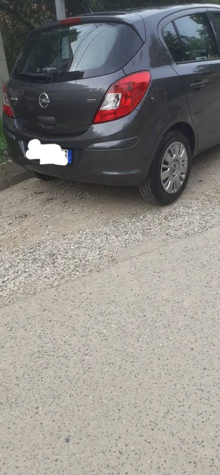 Tirane, jap me qera makine Opel corsa 1.3 nafte , viti 2014 Nafte, gri e erret manuale Klima 160.000 km 40 €