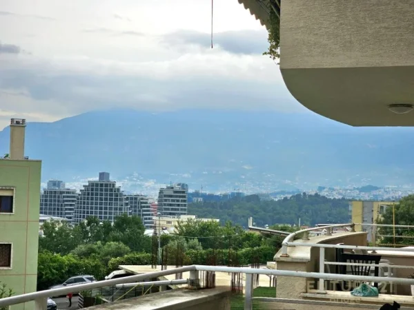 Tirane, jepet me qera apartament 2+1 Kati 1, 108 m² 700 € (KOPSHTI BOTANIK)
