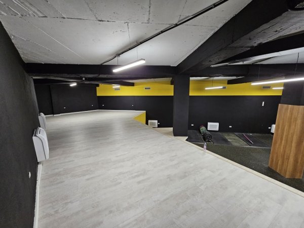 Tirane, jepet me qera ambjent biznesi Kati -1, 750 m² 3.750 € (Rruga e Elbasanit)