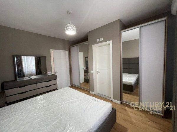 Tirane, jepet me qera apartament 2+1 Kati 2, 130 m² 850 € (Kopshti Botanik)