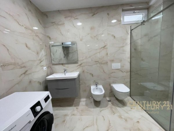 Tirane, jepet me qera apartament 2+1 Kati 2, 130 m² 850 € (Kopshti Botanik)