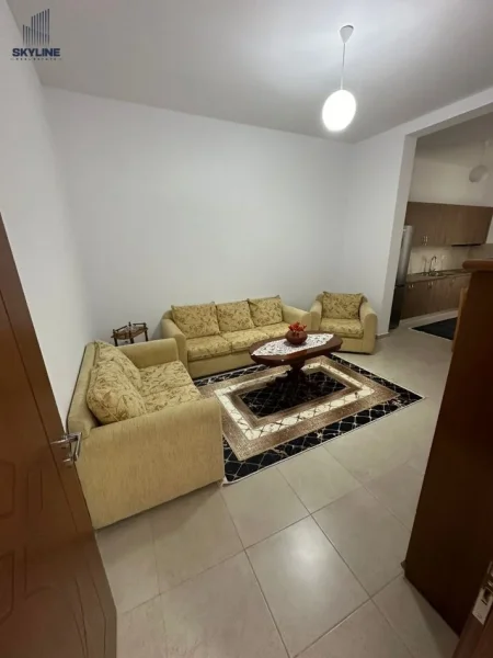 Tirane, jepet me qera apartament 1+1 Kati 3, 350 € (tahsim shehu)