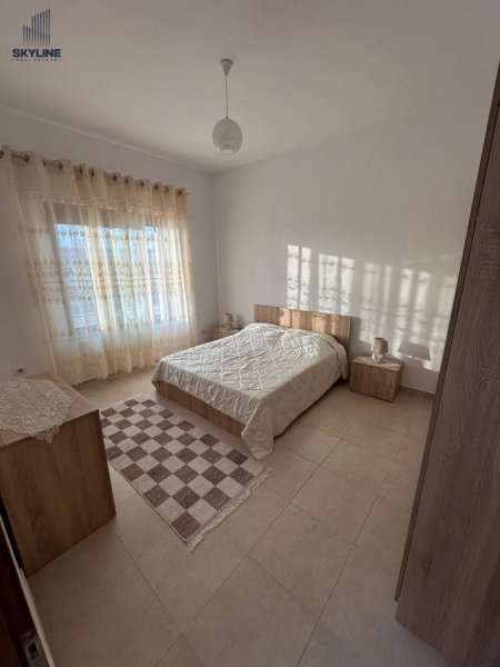 Tirane, jepet me qera apartament 1+1 Kati 3, 350 € (tahsim shehu)