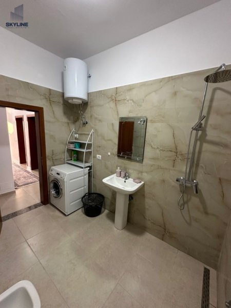 Tirane, jepet me qera apartament 1+1 Kati 3, 350 € (tahsim shehu)