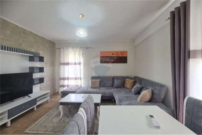 Tirane, jepet me qera apartament 1+1 Kati 1, 69 m² 600 € (Rruga Xhanfize Keko - Porcelan)