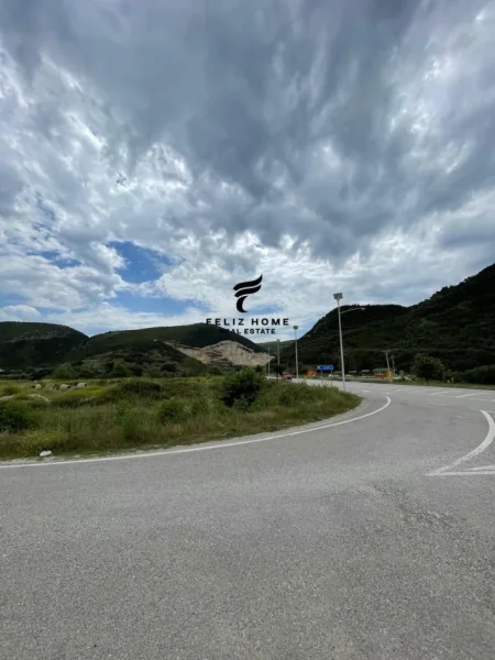 Gjirokaster, shitet toke , 4.000 m² 200.000 € (POCEM)