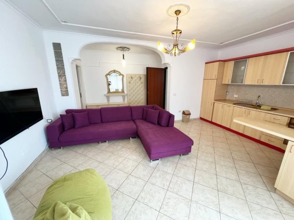 Tirane, jepet me qera apartament 2+1 Kati 8, 89 m² 650 € (RRUGA KAVAJES)